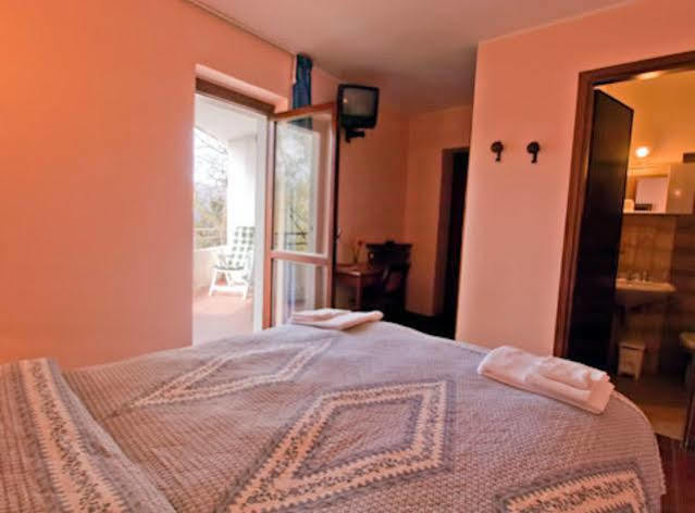 Hotel Rondanino Lanzo dʼIntelvi Eksteriør billede