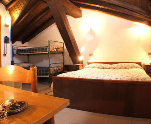 Hotel Rondanino Lanzo dʼIntelvi Eksteriør billede