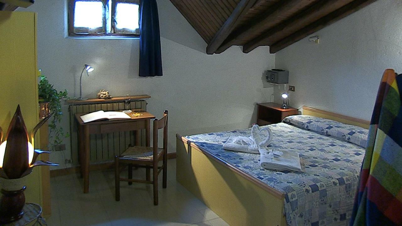 Hotel Rondanino Lanzo dʼIntelvi Eksteriør billede